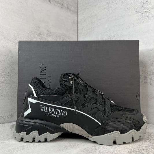 Valentino Garavani Climbers "Black"