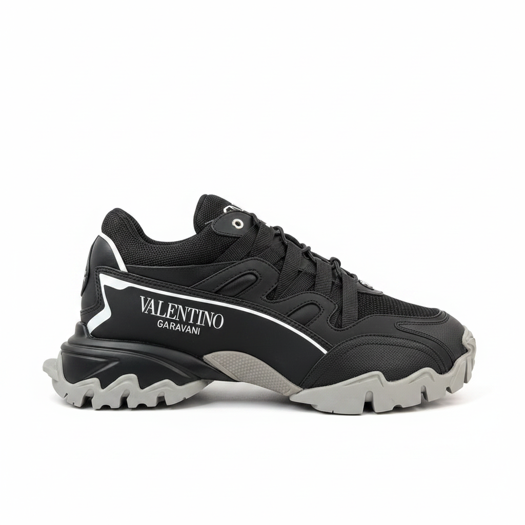 Valentino Garavani Climbers "Black"