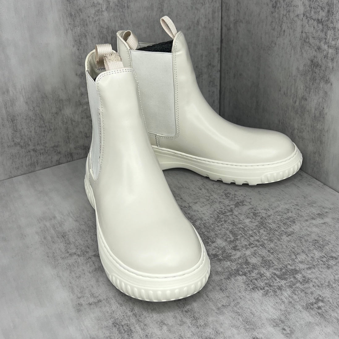 Dior D-Racer Chelsea Ankle Boots "White"