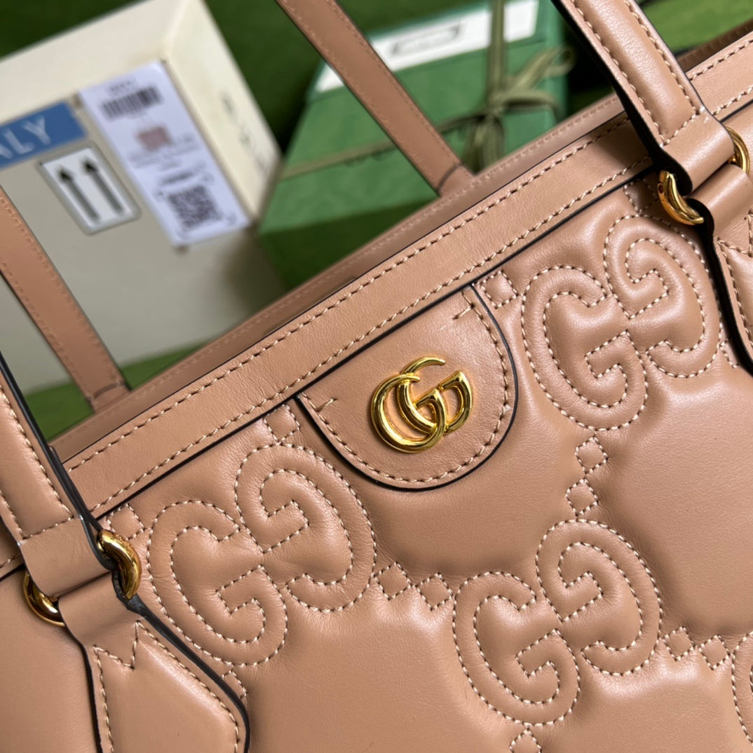 Gucci GG Matelassé Medium Tote