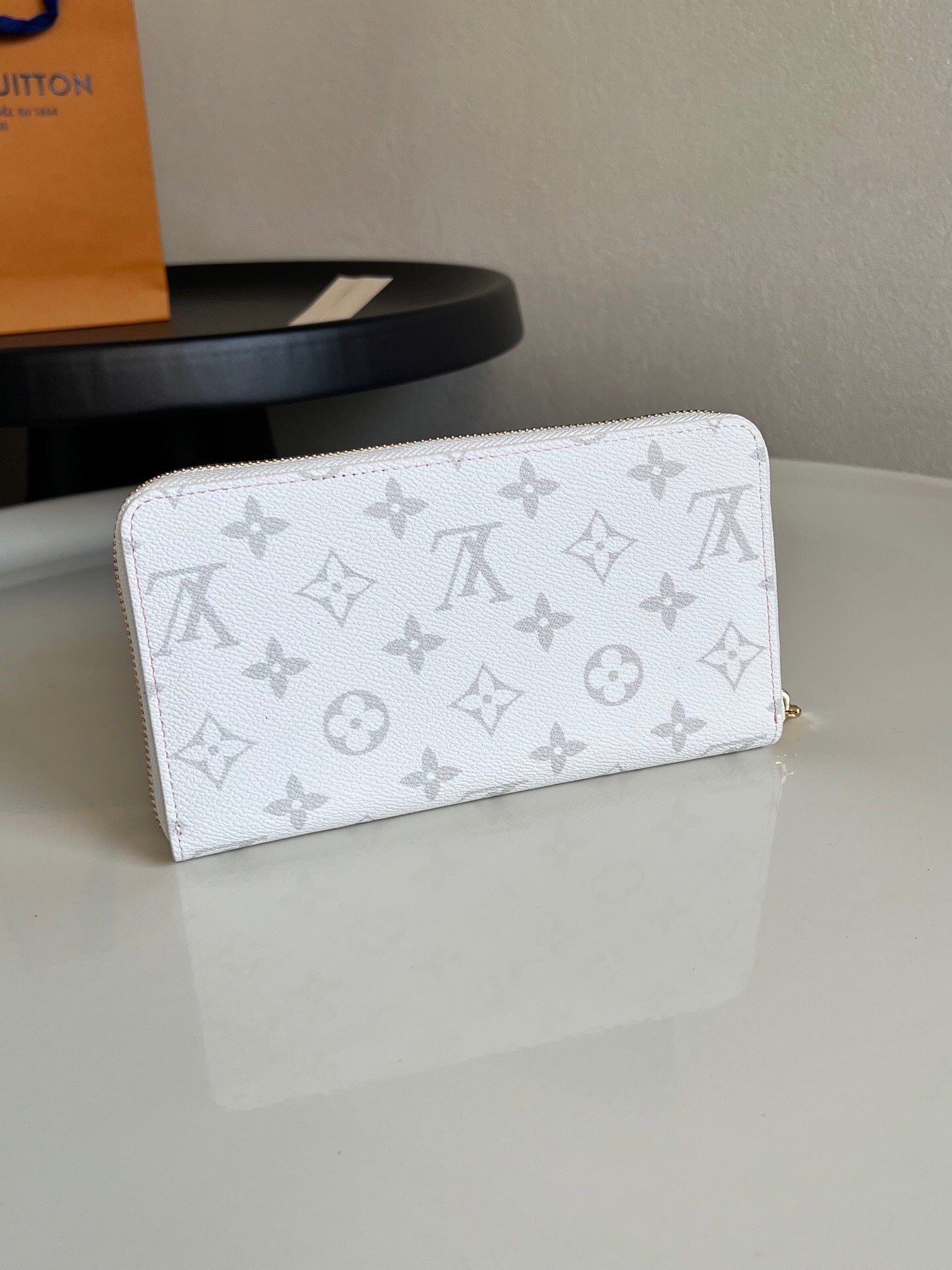 Louis Vuitton Zippy Wallet Cherry Monogram