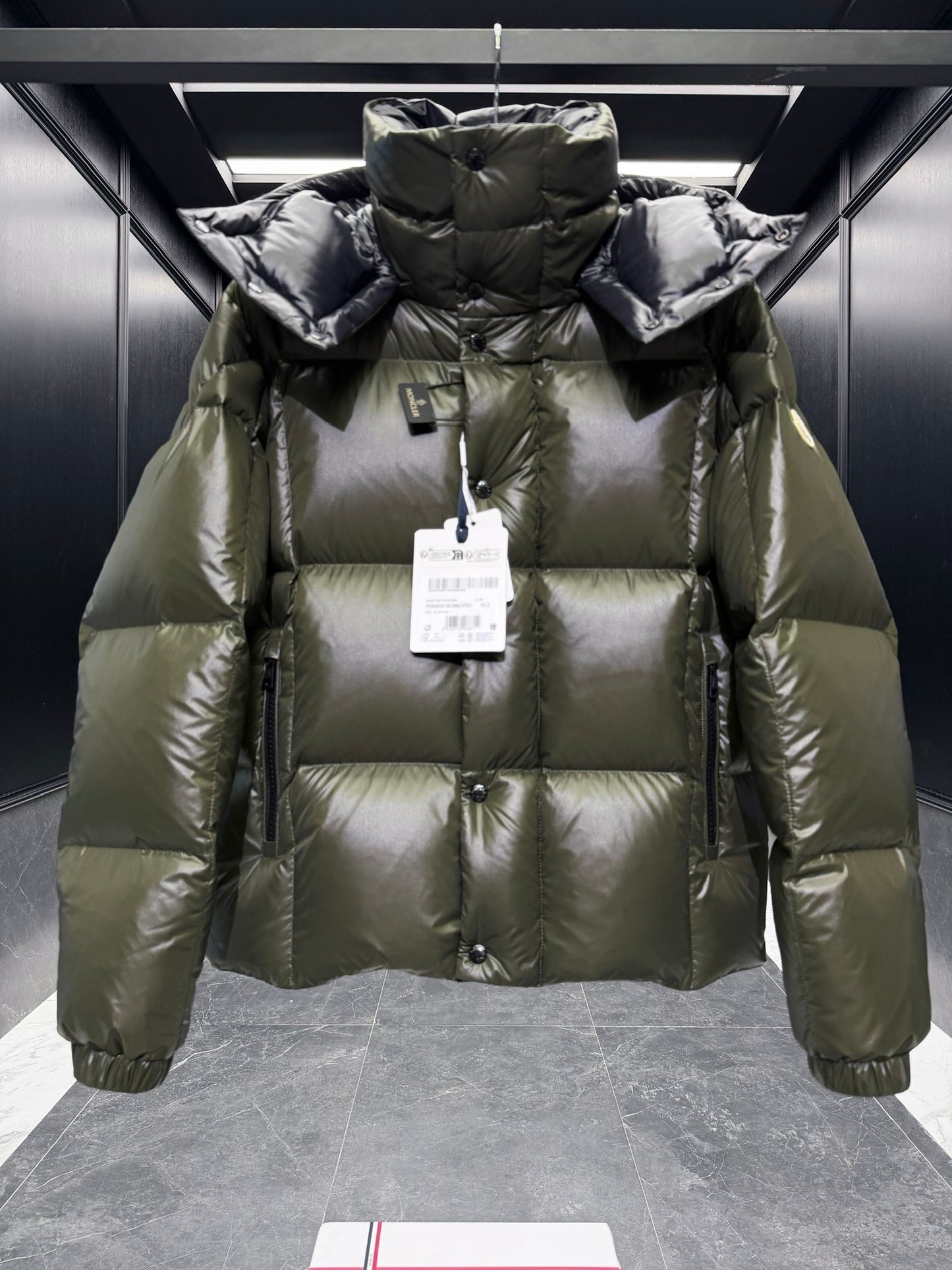 Moncler Parana Hooded Short Down Jacket "Olive Green"