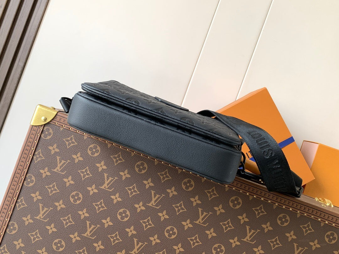 Louis Vuitton Trio Messenger