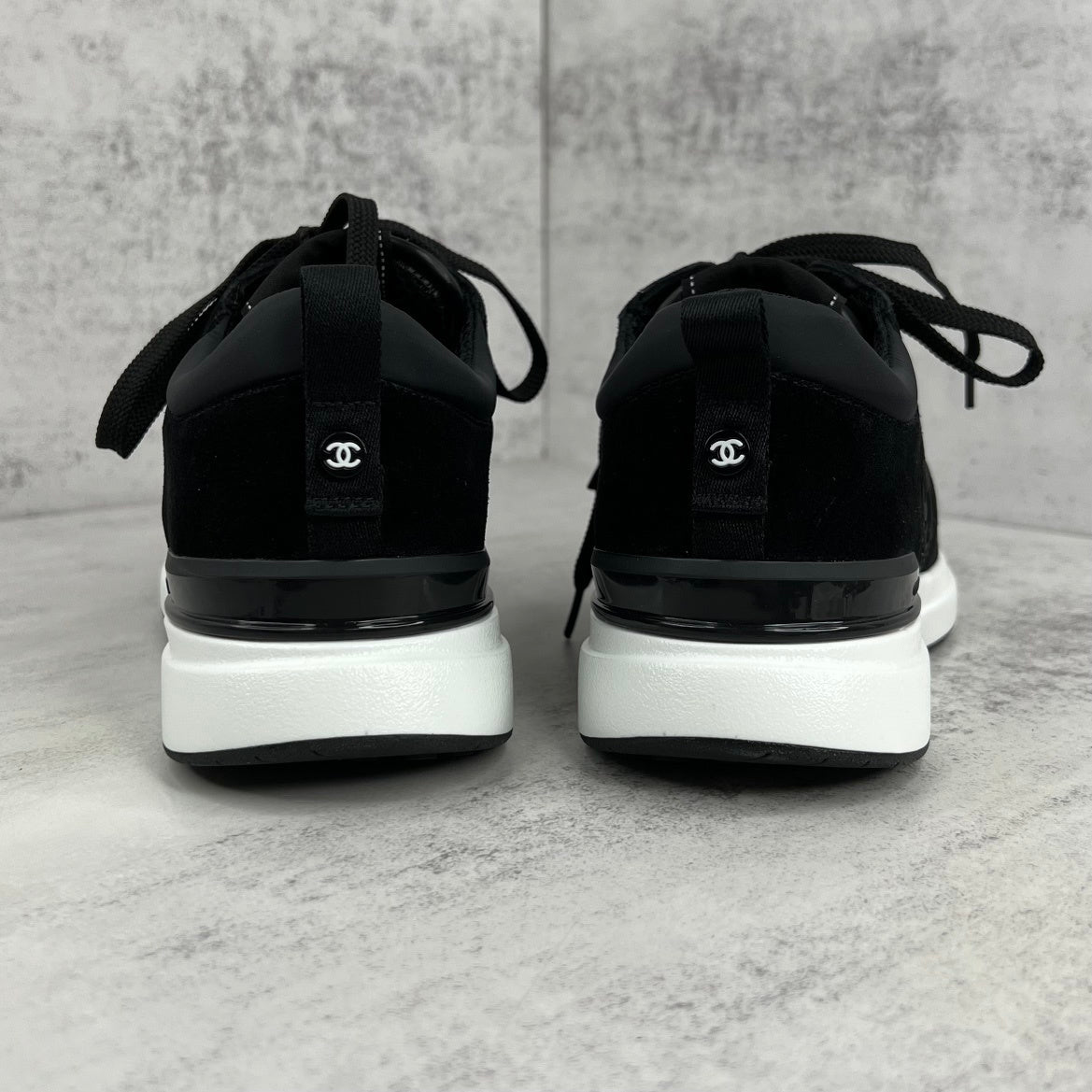 Chanel 22P Low "Black"
