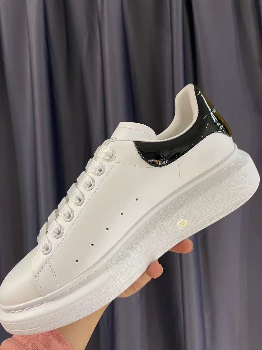 Alexander McQueen Oversized "White-Black Crocodile"