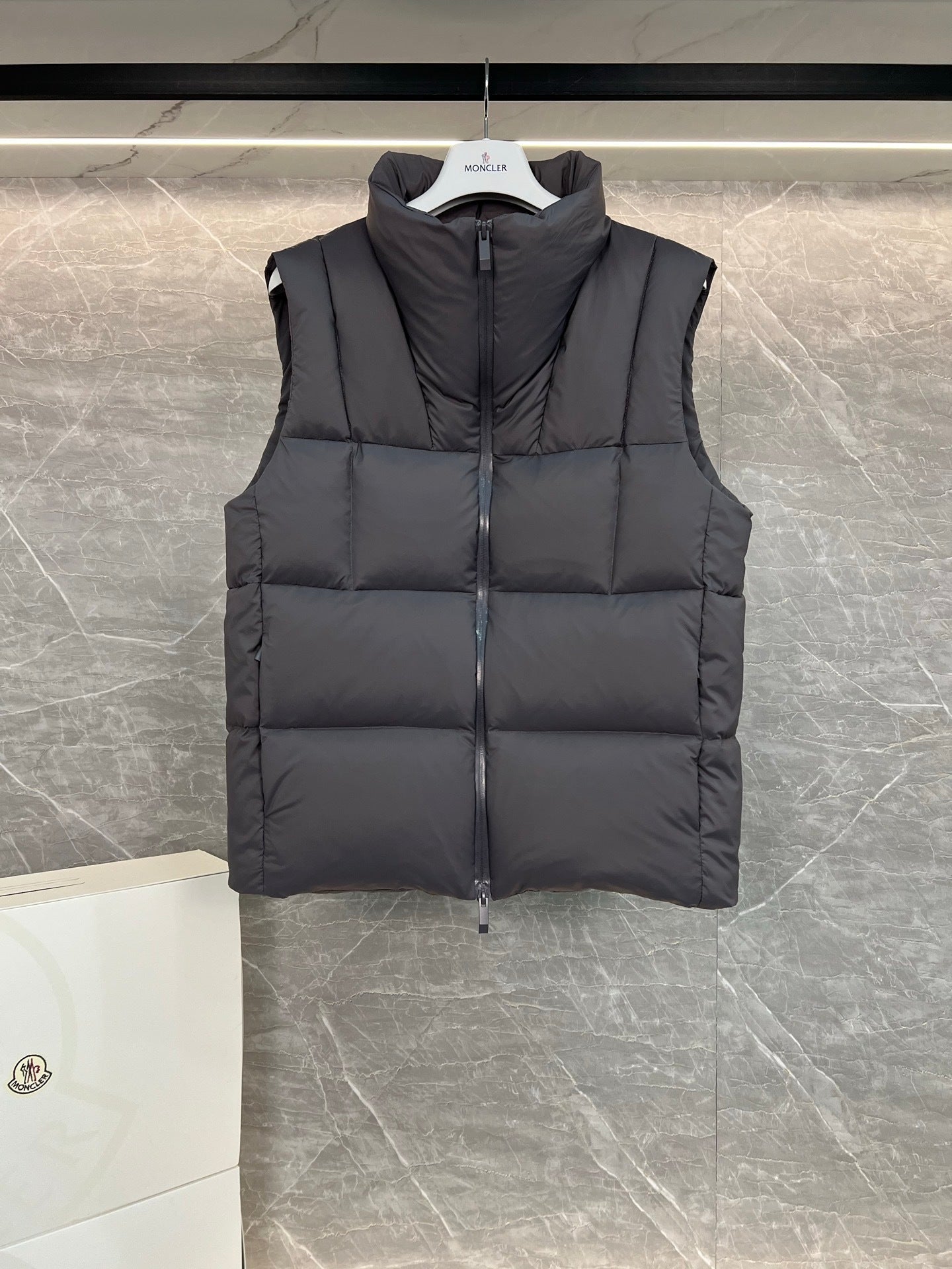 Moncler Janze Geometric-Quilted Down Vest "Grey"