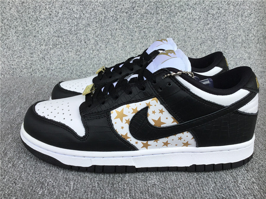 Supreme x Nike SB Dunk Low "Black Stars"