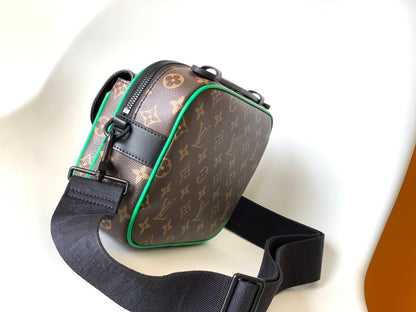 Louis Vuitton S Lock Messenger