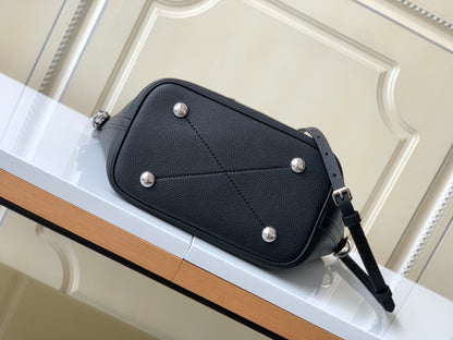 Louis Vuitton Blossom PM