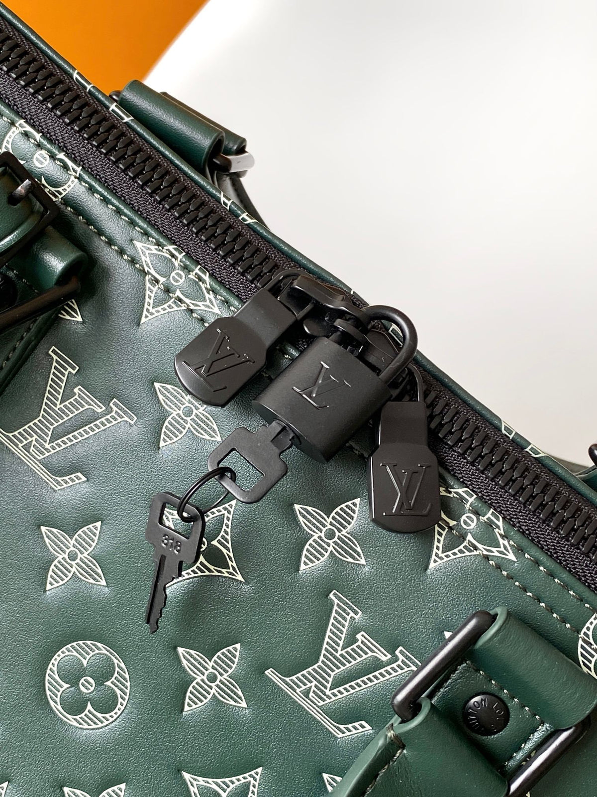 Louis Vuitton Keepall Bandoulière 50