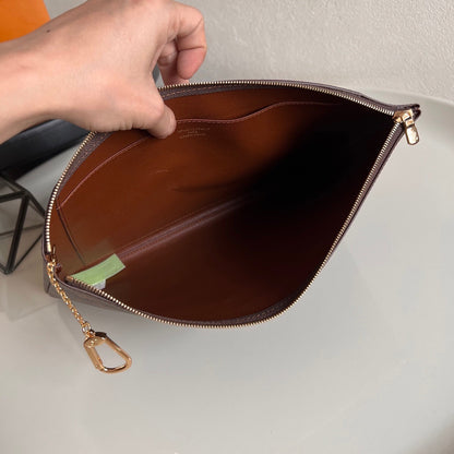 Louis Vuitton Key Pouch L "Monogram Eclipse"