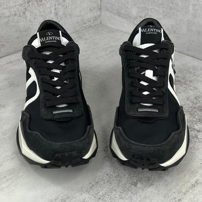 Valentino Garavani Netrunner "Black-White"