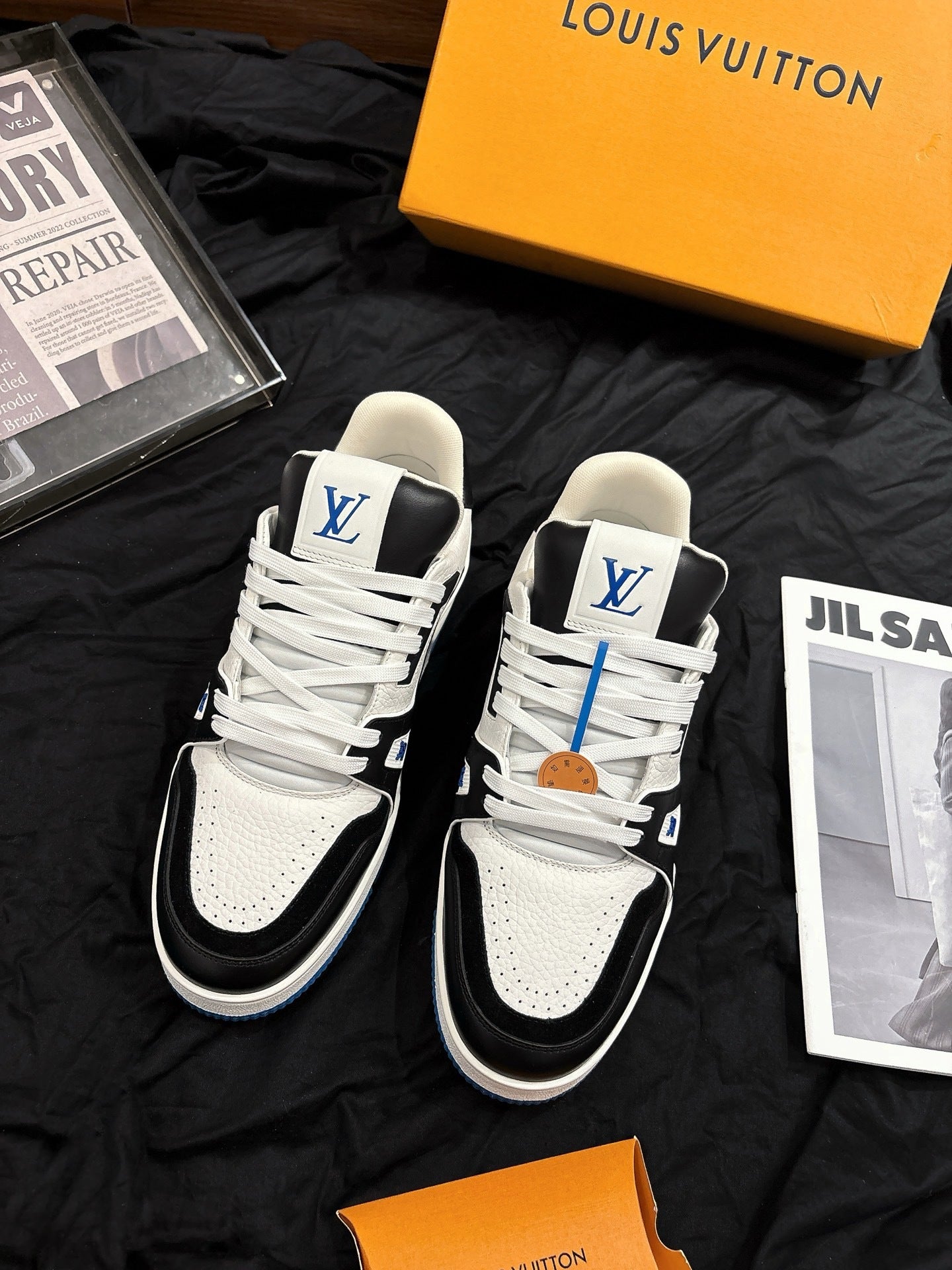 Louis Vuitton LV Trainers "White-Black-Blue"