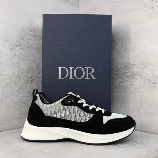 Dior B25 "Black-White"
