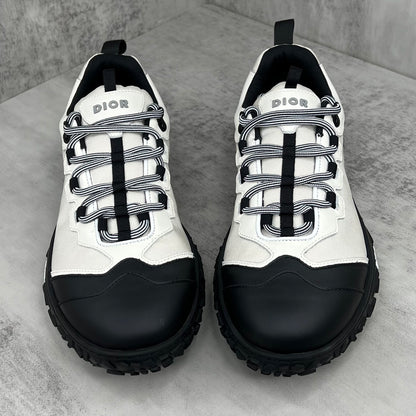 Dior B28 "Black-White"