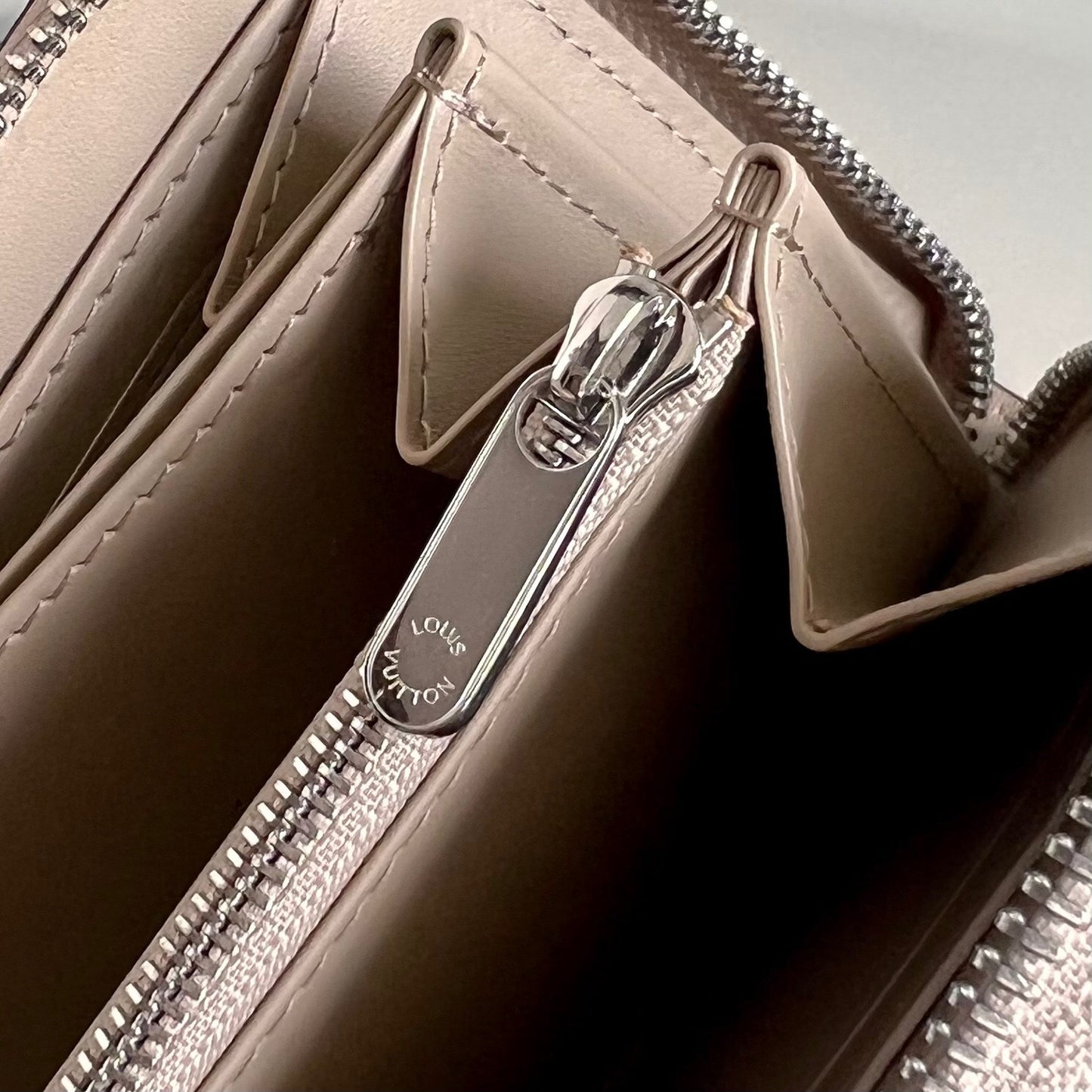 Louis Vuitton Zippy Wallet "Mahina Leather"