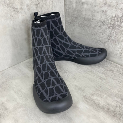 Valentino Garavani Cityshore "Black-Grey Monogram"