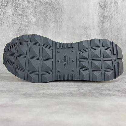 Valentino Garavani Netrunner "Camel Brown-White"