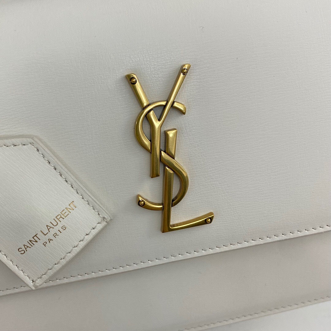 Saint Laurent Sunset Medium in Smooth Leather