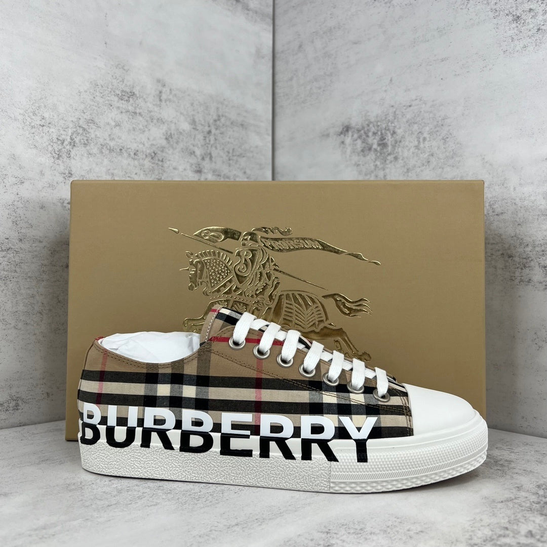 Burberry Larkhall "Beige"