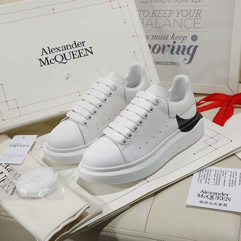 Alexander McQueen Oversized "Drop Heel Counter Print-White-Black"