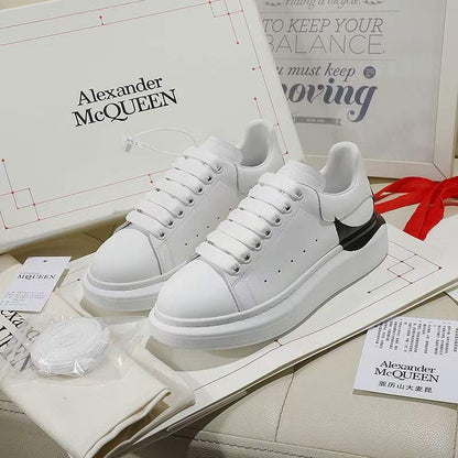Alexander McQueen Oversized "Drop Heel Counter Print-White-Black"