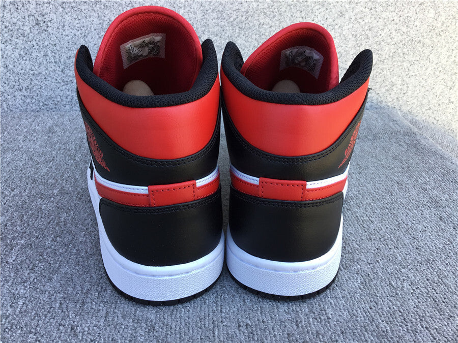 Air Jordan 1 Mid "Bred Toe"