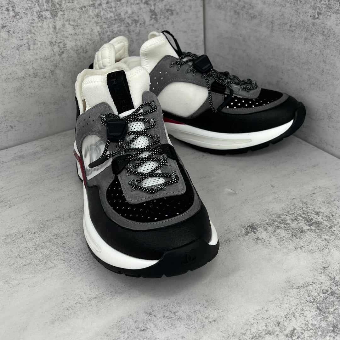 Chanel CC "White-Grey-Black"