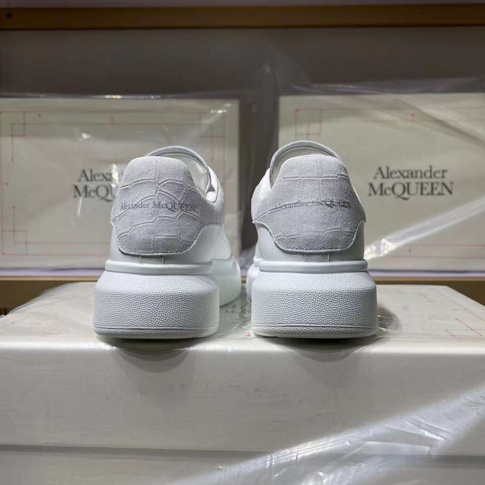 Alexander McQueen Oversized "White-Grey Crocodile"