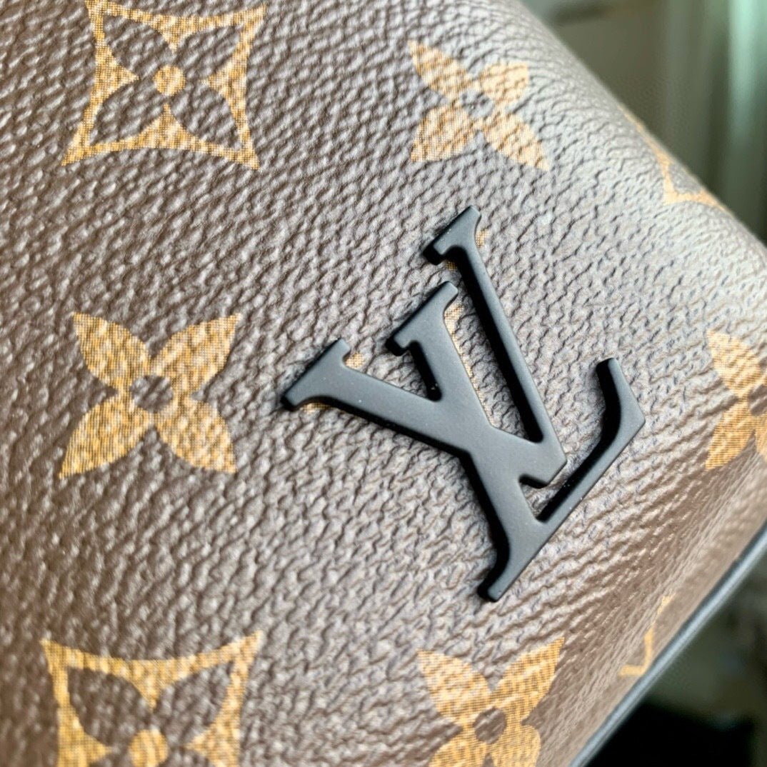 Louis Vuitton Avenue Slingbag