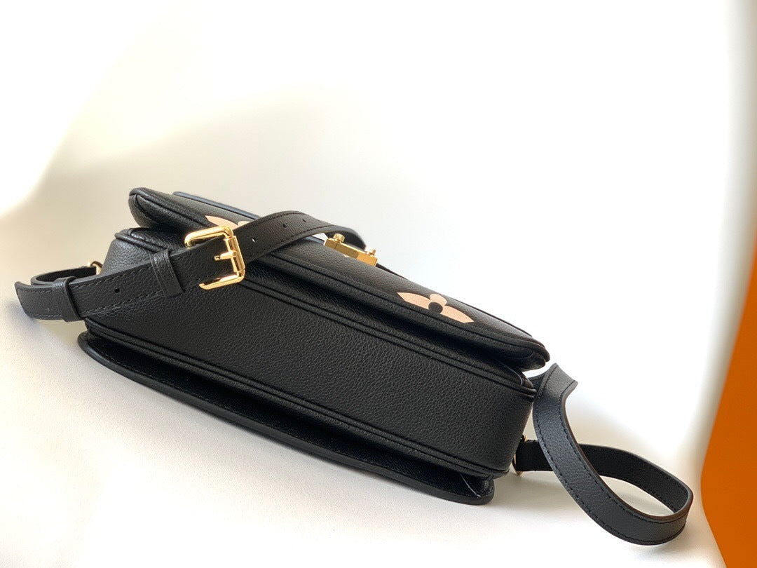 Louis Vuitton Pochette Métis