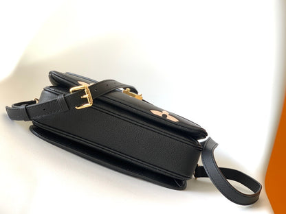 Louis Vuitton Pochette Métis