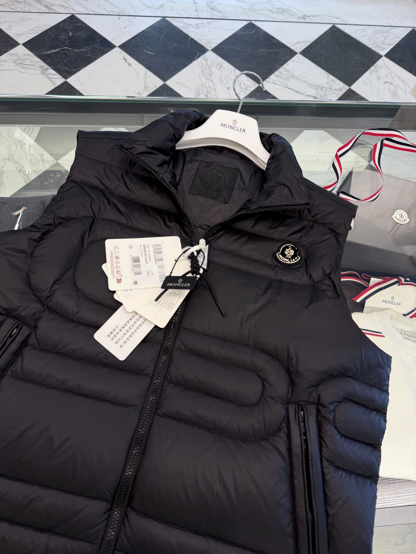 Moncler Emeishan Snake-Quilted Down Vest "Black"