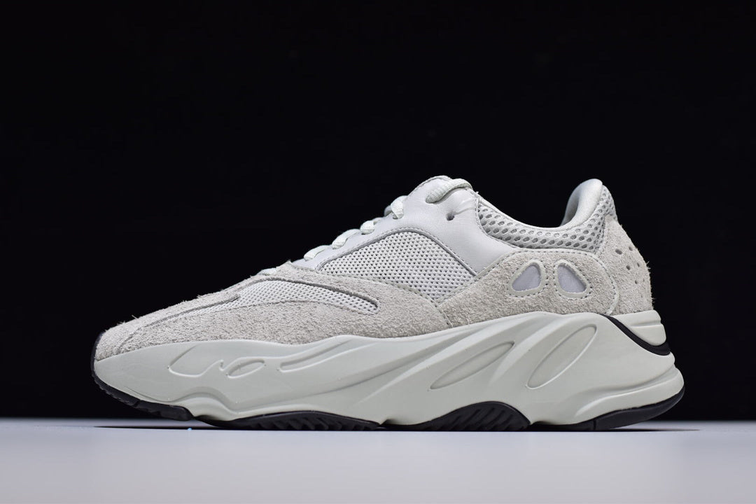 Yeezy 700 "Salt"