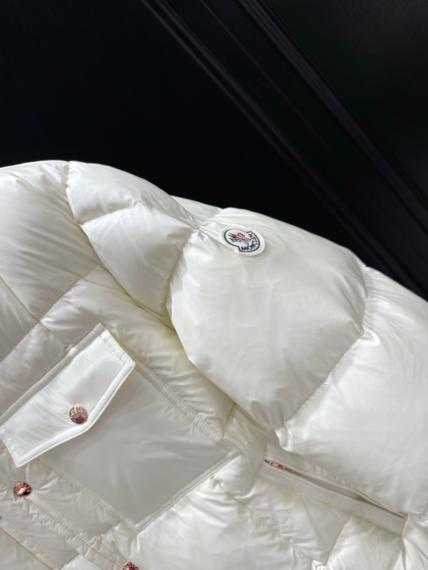 Moncler Serfanto Hooded Short Down Jacket "White Ivory"