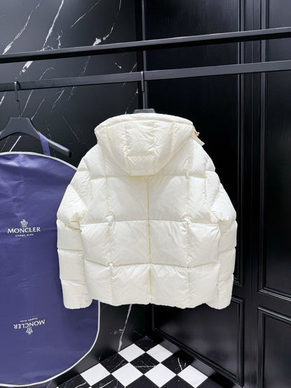 Moncler Serfanto Hooded Short Down Jacket "White Ivory"