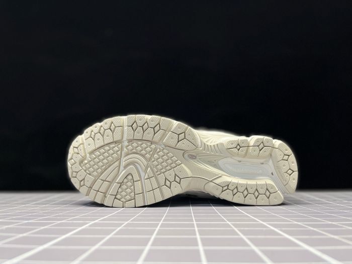 New Balance 2002R "Beige"