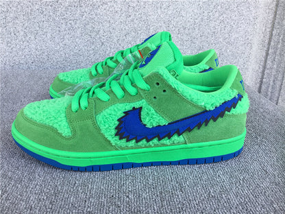 Grateful Dead x Nike SB Dunk Low "Green Bear"