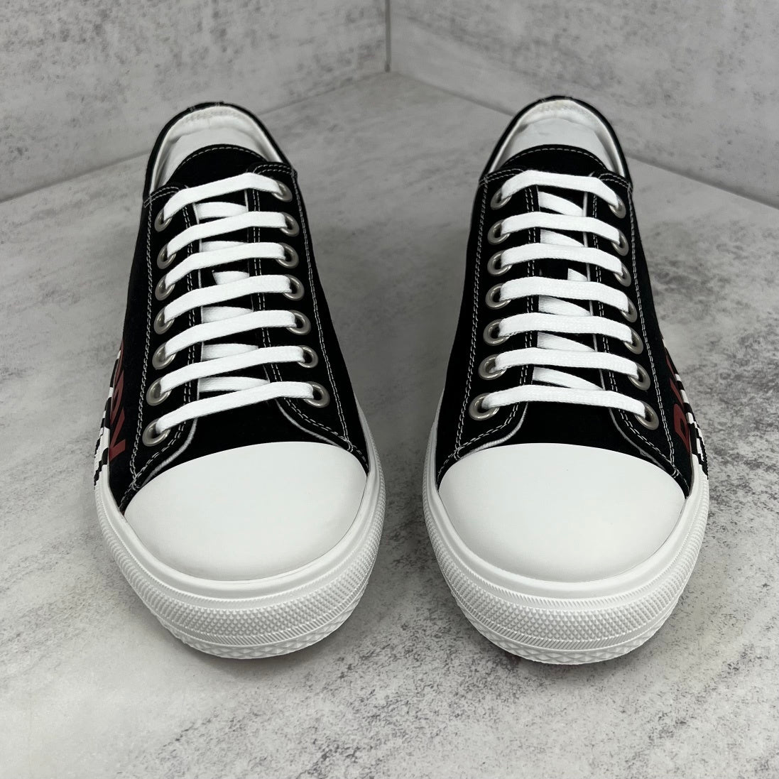 Burberry Larkhall "Black-Red"