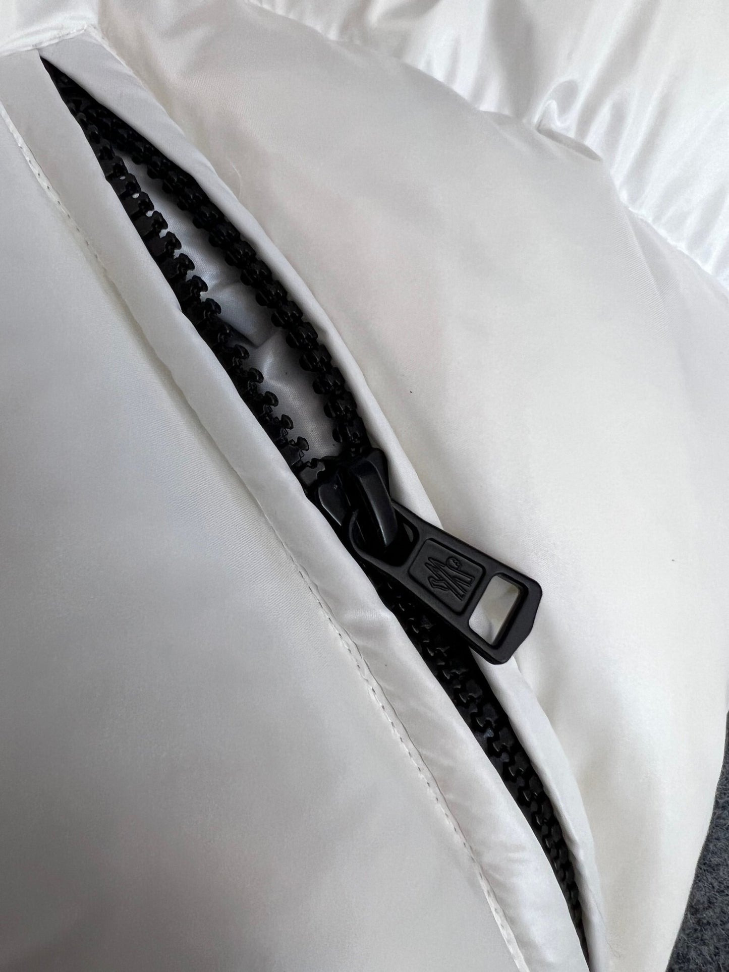 Fragment Design x Moncler Anthemiock Down Jacket "White"