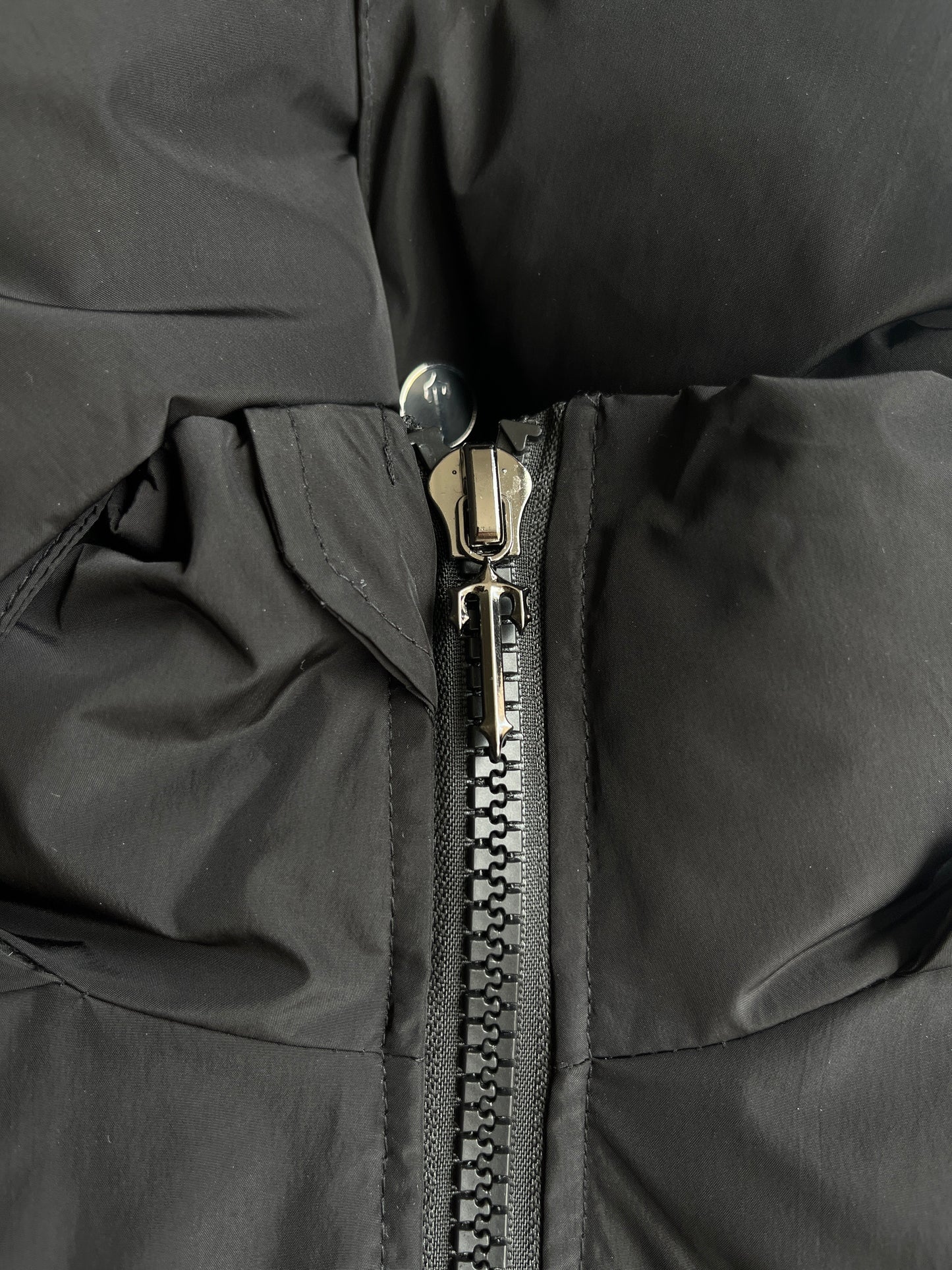 Trapstar Short Irongate Down Jacket "Black"