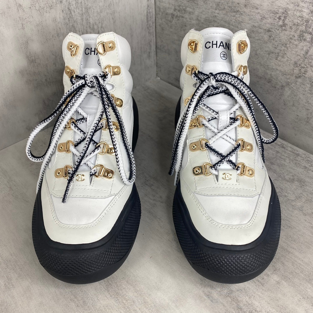 Chanel Snow Boots "White-Black"