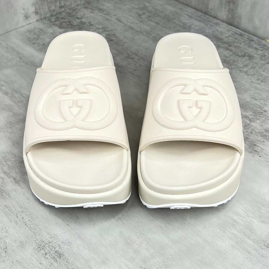 Gucci Slides "Cream"