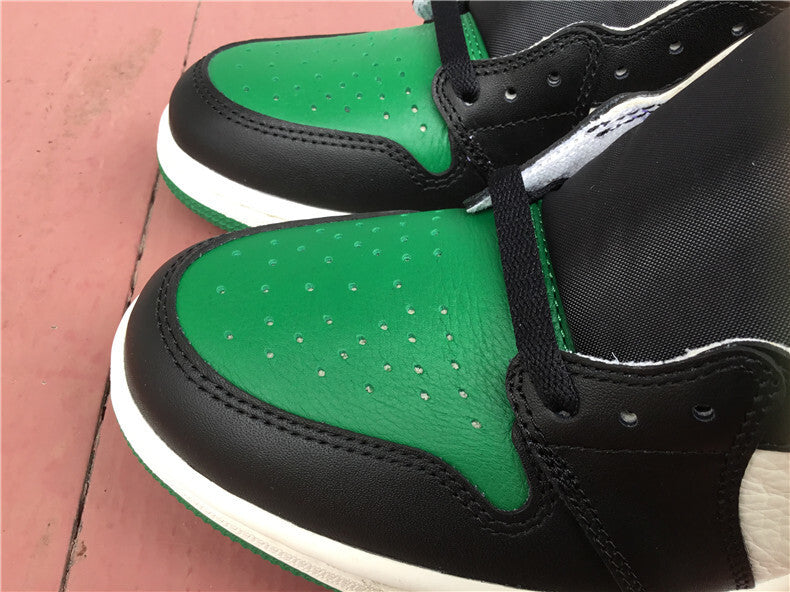 Air Jordan 1 Retro High OG "Pine Green"