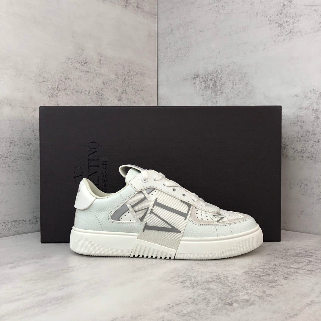 Valentino Garavani VL7N "White-Grey"