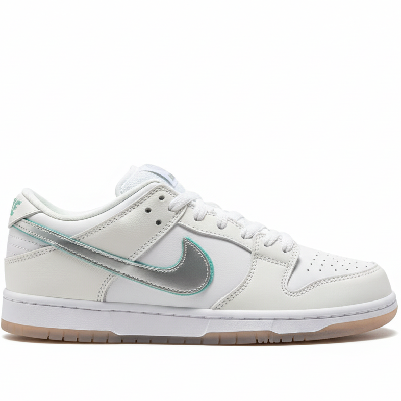 Diamond Supply Co. x Nike SB Dunk Low Pro OG QS "White"