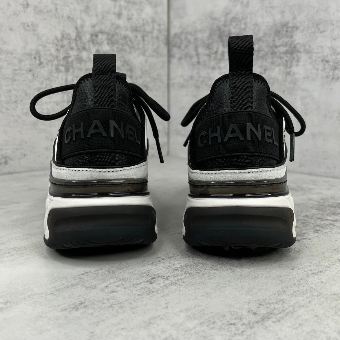 Chanel 22B "White-Grey-Black"