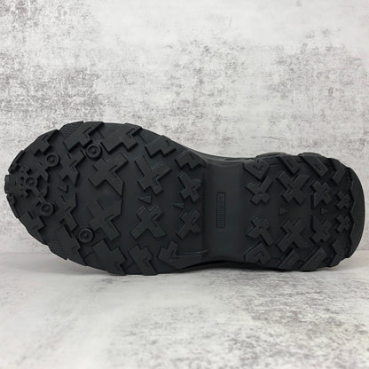 Burberry Arthur "Black-Red"