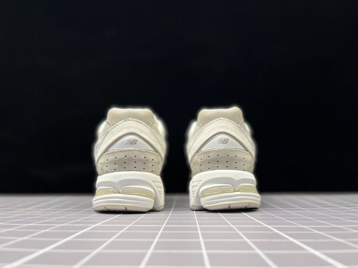 New Balance 2002R "Beige"