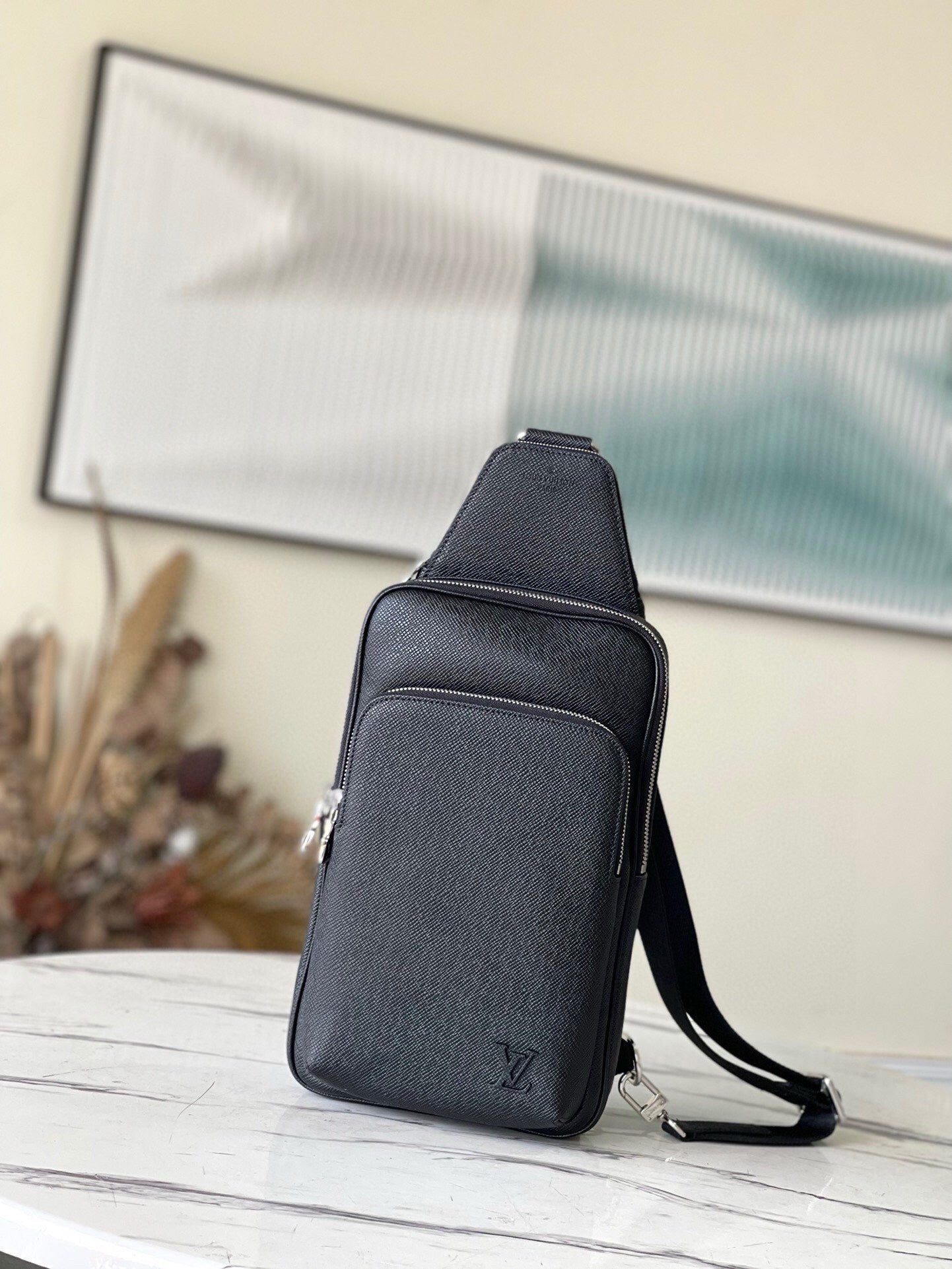 Louis Vuitton Avenue Slingbag